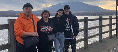 娱乐圈小孩吃瓜的样子